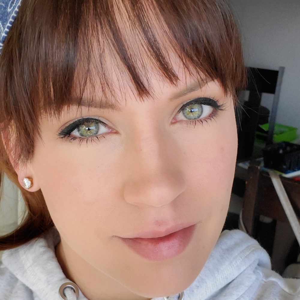 Meet your Posher, Alicia